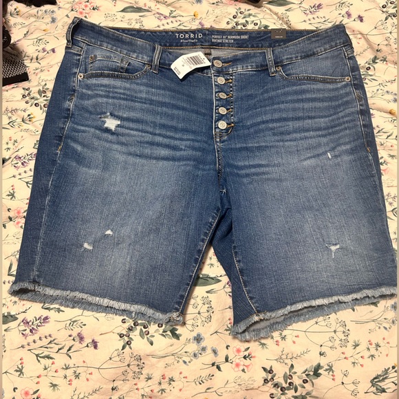 💜2 for $20-NWT Torrid Perfect Boyfriend Bermuda Vintage Stretch Mid-Rise Short - Picture 5 of 8